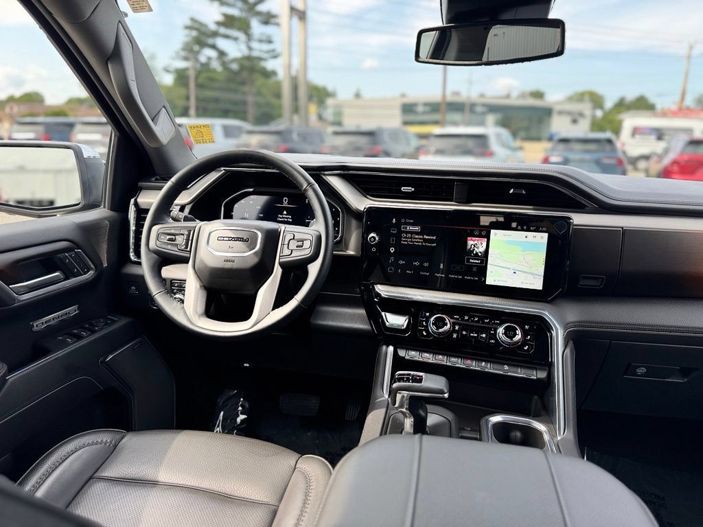Used 2025 GMC Sierra 1500 Denali AWD/4WD image 12