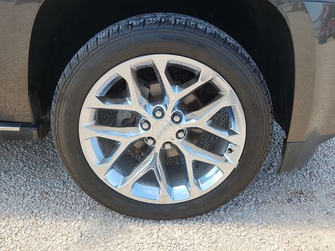 Used 2019 GMC Yukon Denali w/ Open Road Package AWD/4WD image 7