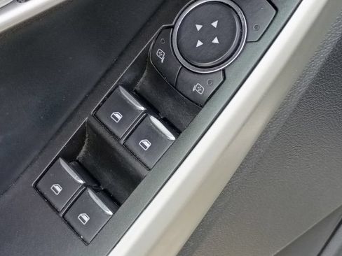 Used 2020 Ford Explorer XLT RWD image 18