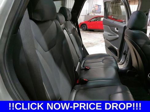 Used 2021 Hyundai Santa Fe SEL w/ Convenience + Premium Package FWD image 12