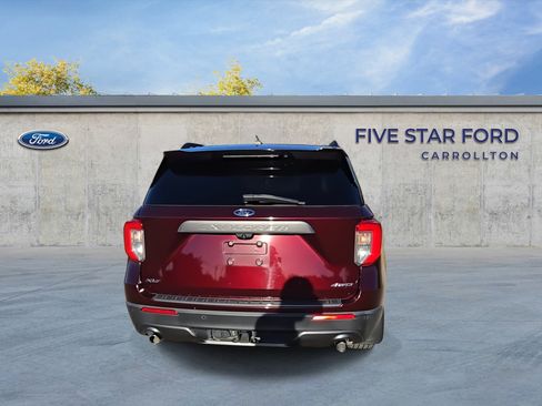 Certified 2022 Ford Explorer XLT w/ Equipment Group 202A image 7