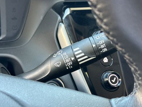 Used 2023 Chevrolet Bolt EUV LT w/ Convenience Package FWD image 37