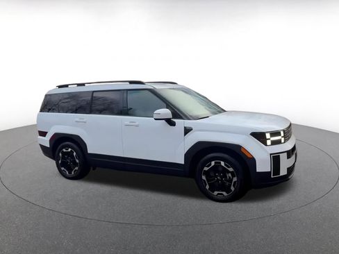 Used 2025 Hyundai Santa Fe SEL image 2