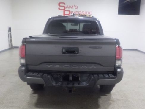 Used 2021 Toyota Tacoma Limited w/ Nightshade Package AWD/4WD image 3