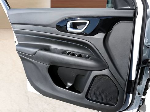 New 2026 Jeep Compass Latitude AWD/4WD image 10