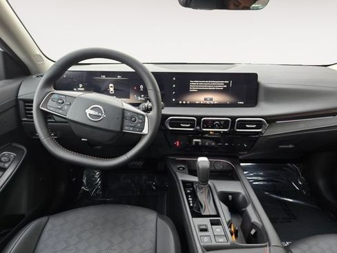 New 2026 Nissan Sentra SR w/ SR Premium Package FWD image 13