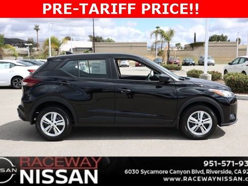 New 2025 Nissan Kicks Play S image 3