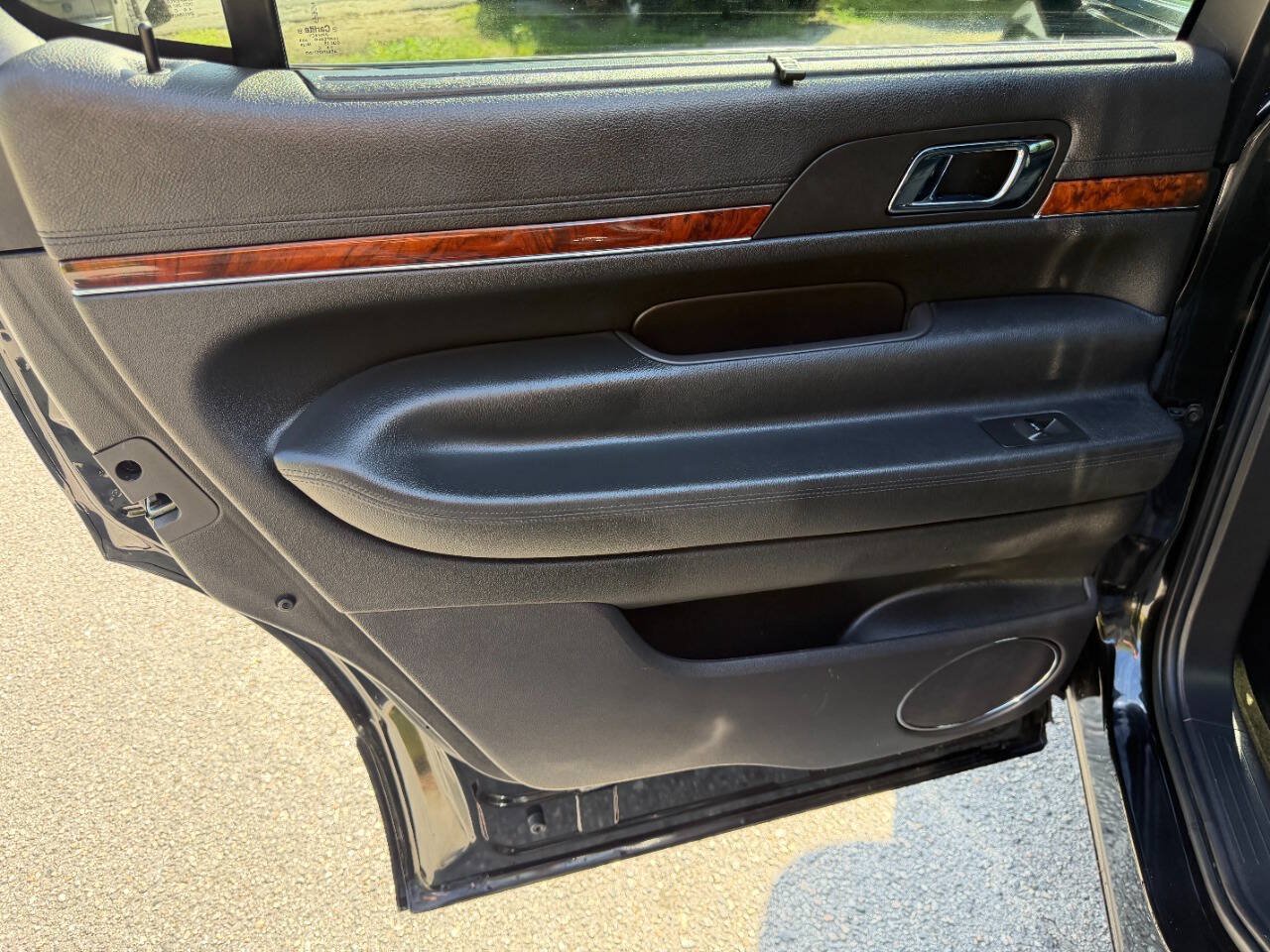 Used 2015 Lincoln MKT AWD image 39