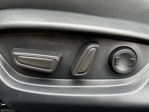 Used 2025 Toyota Camry SE image 23