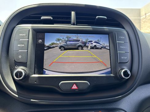 Certified 2025 Kia Soul LX w/ LX Technology Package FWD image 21