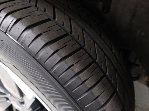 Certified 2025 Nissan Rogue SV image 19