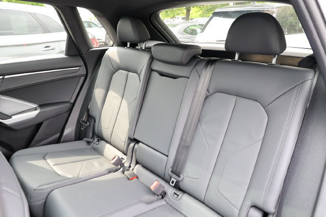 Used 2025 Audi Q3 2.0T Premium AWD/4WD image 34