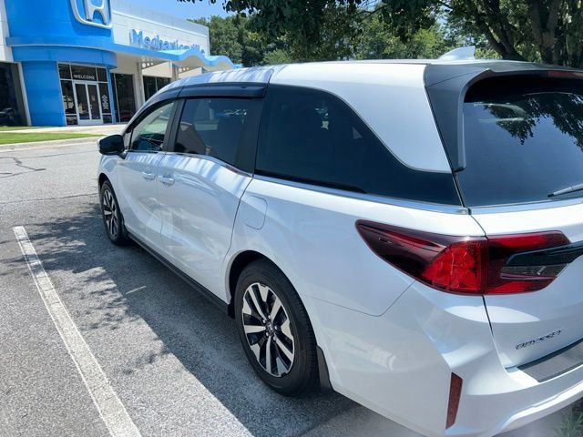 Used 2025 Honda Odyssey EX-L image 3
