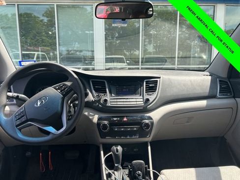 Used 2016 Hyundai Tucson SE w/ Option Group 02 FWD image 17