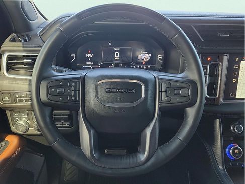 Used 2024 GMC Yukon XL Denali Ultimate AWD/4WD image 19