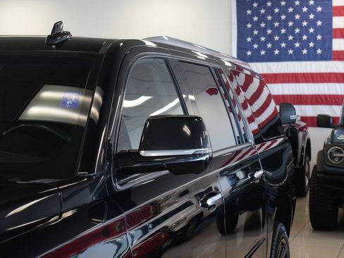 Used 2019 Cadillac Escalade ESV Luxury RWD image 12