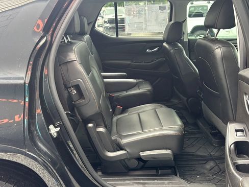 Used 2019 Chevrolet Traverse Premier w/ Redline Edition AWD/4WD image 16