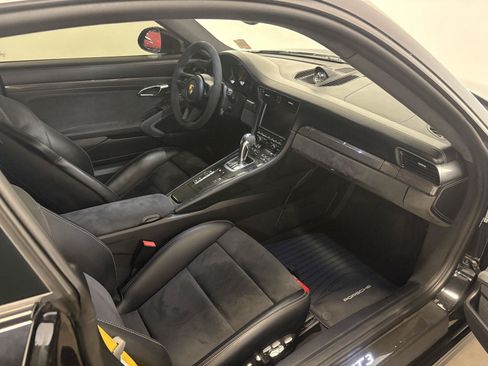 Used 2015 Porsche 911 GT3 RWD image 39