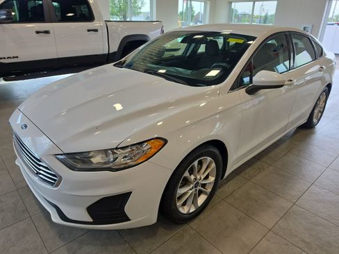 Used 2020 Ford Fusion SE FWD image 1