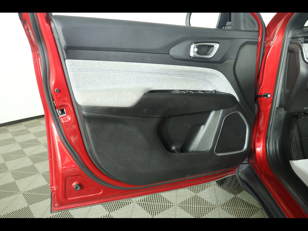Used 2025 Jeep Compass Latitude AWD/4WD image 20