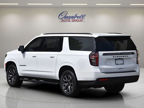 Used 2024 Chevrolet Suburban Z71 w/ Luxury Package AWD/4WD image 6