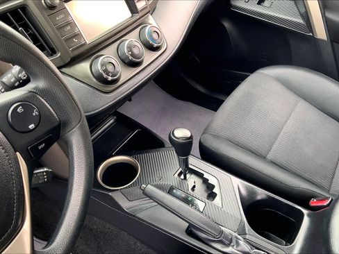 Used 2014 Toyota RAV4 LE FWD image 16