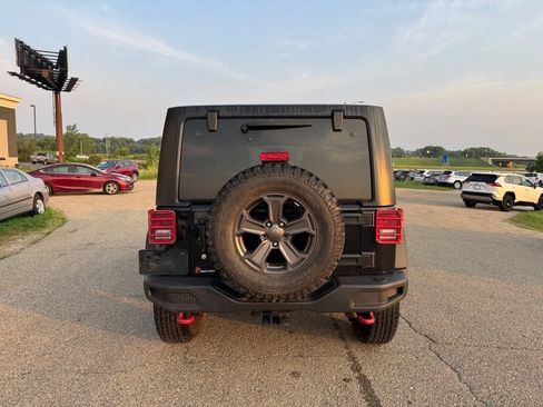 Used 2018 Jeep Wrangler Unlimited Rubicon AWD/4WD image 14