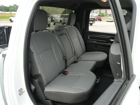 Used 2024 RAM 2500 Big Horn AWD/4WD image 22