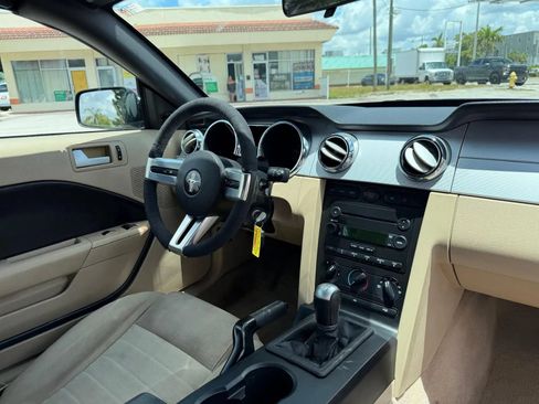 Used 2005 Ford Mustang GT RWD image 23