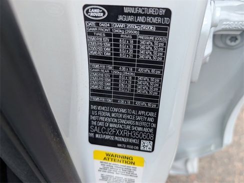 Used 2024 Land Rover Discovery Sport S image 23