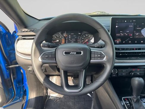 Used 2023 Jeep Compass Sport AWD/4WD image 11