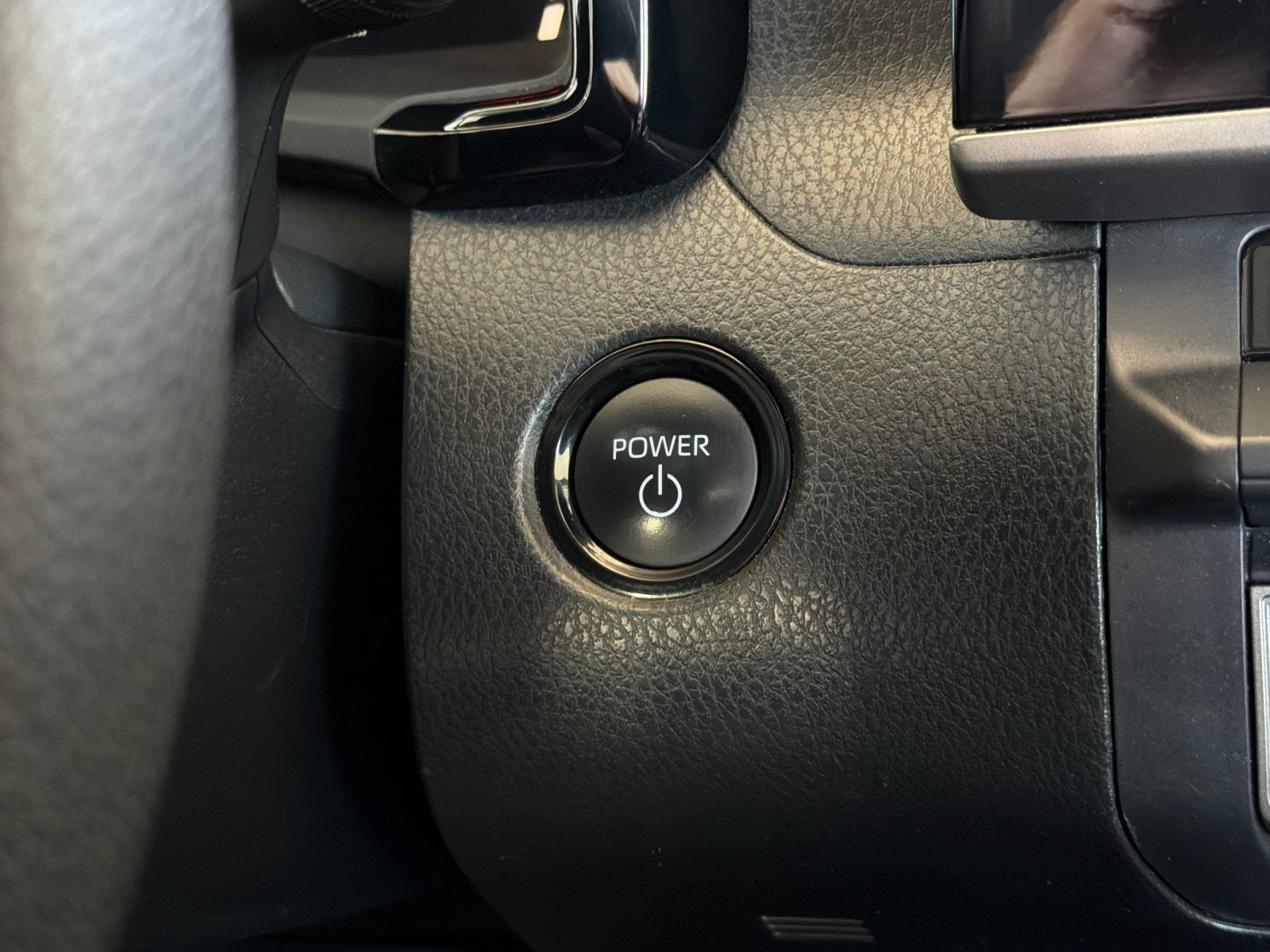 Used 2025 Toyota Camry LE FWD image 19