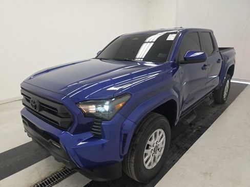 Used 2025 Toyota Tacoma SR5 RWD image 5