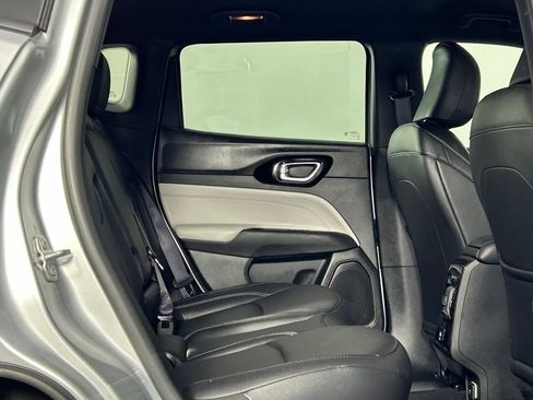 Used 2025 Jeep Compass Limited AWD/4WD image 12