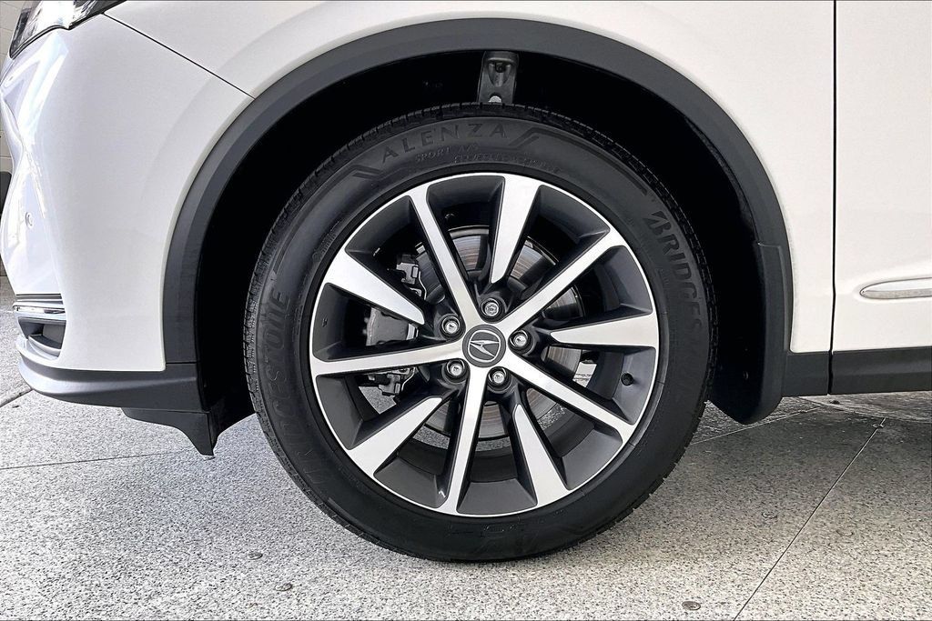 Certified 2026 Acura MDX w/ Technology Package FWD image 11