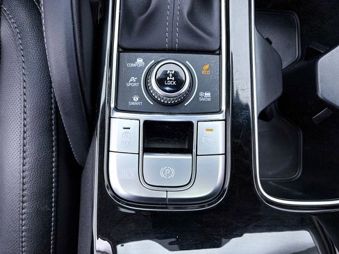 Certified 2024 Kia Telluride EX w/ EX Captain's Chair Package AWD/4WD image 31