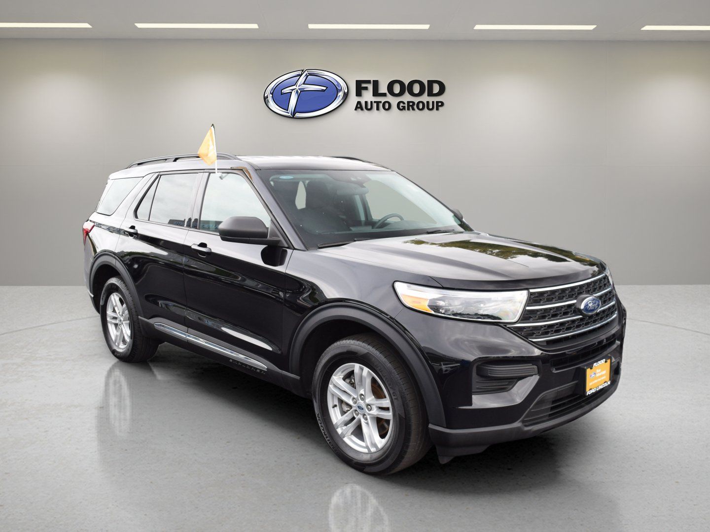 Used 2023 Ford Explorer XLT AWD/4WD image 1
