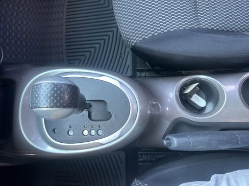 Used 2015 Nissan Juke S image 27