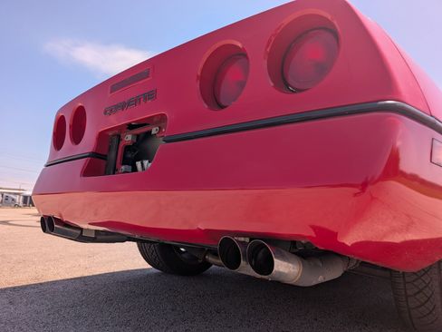 Used 1990 Chevrolet Corvette Convertible RWD image 27