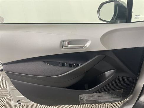 New 2026 Toyota Corolla SE FWD image 18
