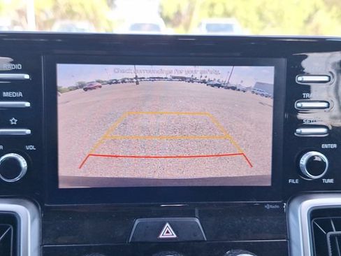 Used 2021 Kia Sorento LX FWD image 19