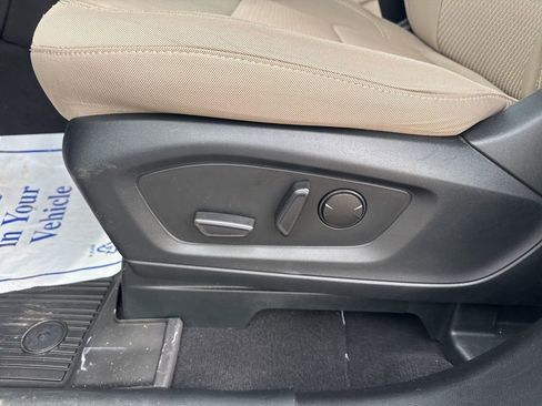 Used 2023 Ford Explorer XLT RWD image 34