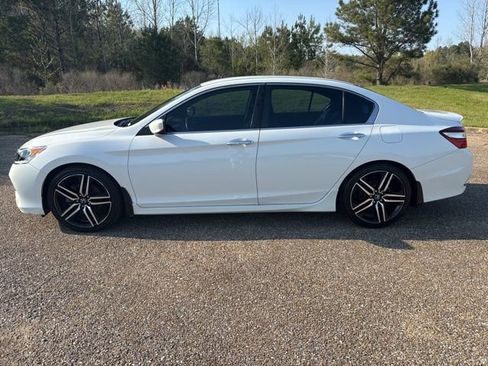 Used 2016 Honda Accord Sport image 5