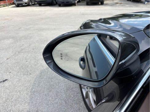 Used 2022 Porsche Cayenne AWD/4WD image 20