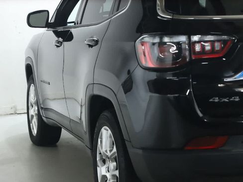 Used 2023 Jeep Compass Latitude AWD/4WD image 41