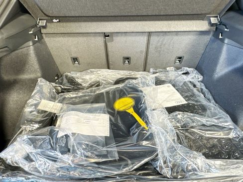 New 2025 Audi Q3 2.0T Premium image 24