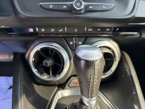 Used 2020 Chevrolet Camaro LT image 9