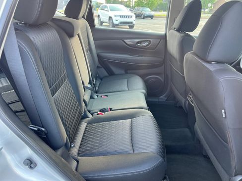 Used 2018 Nissan Rogue S FWD image 33