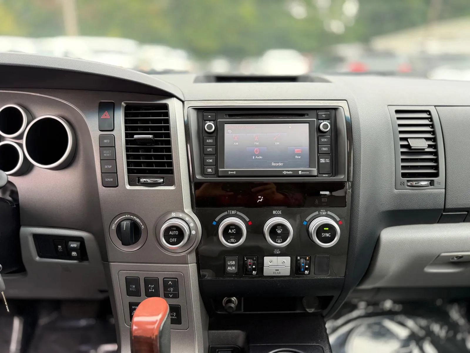 Used 2017 Toyota Sequoia Platinum AWD/4WD image 21