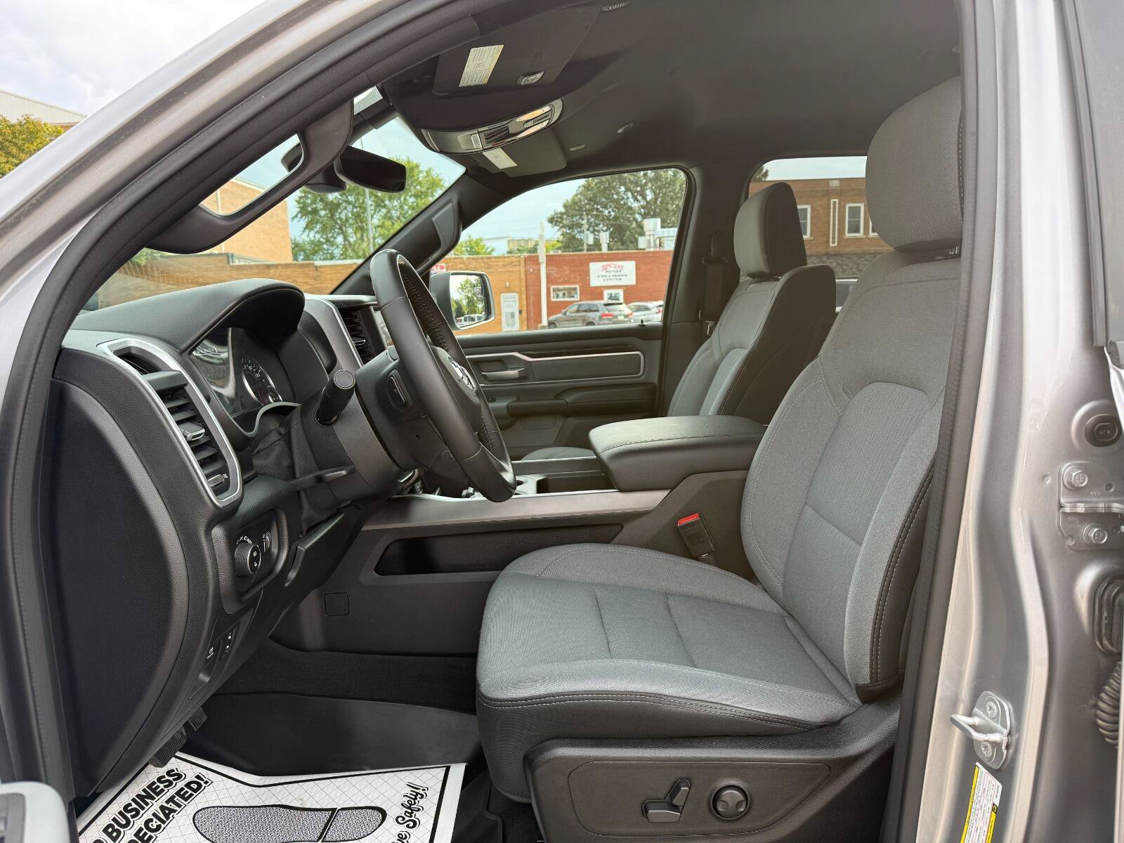 Used 2022 RAM 1500 Big Horn AWD/4WD image 11